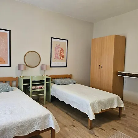Quiet 2br Apt Apartman