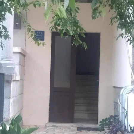 Quiet 2br Apt Apartman *